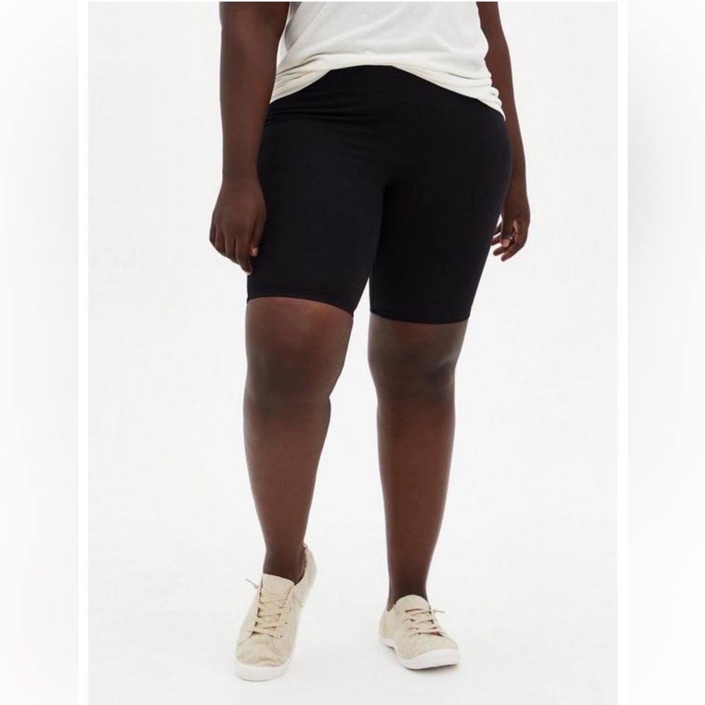 🍉 Torrid signature bike shorts 9” black 5X NWT